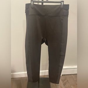 Brand New- Wavy women’s Activewear legging Size 1x